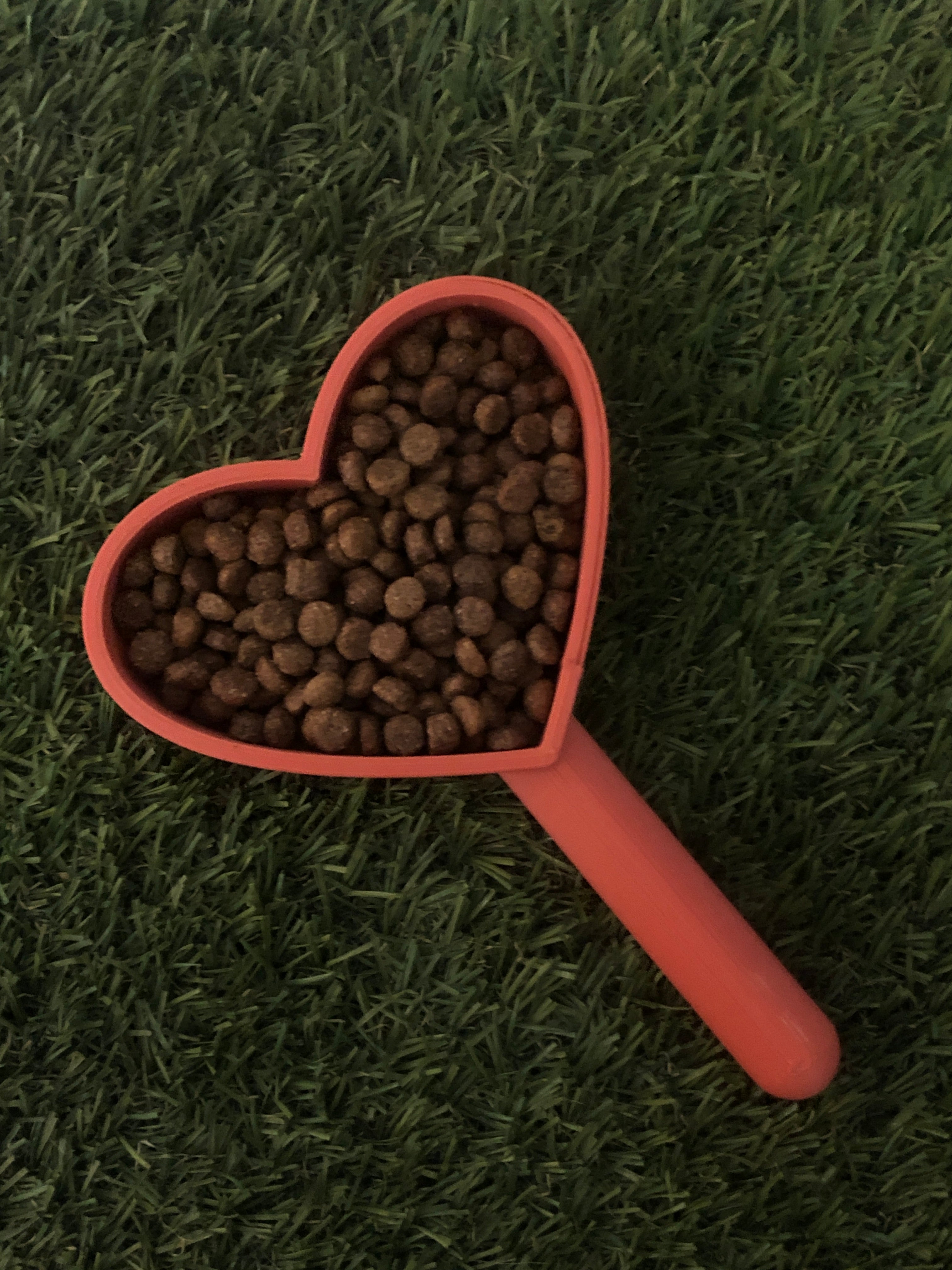 Cucharón para alimento de perro en forma de corazón