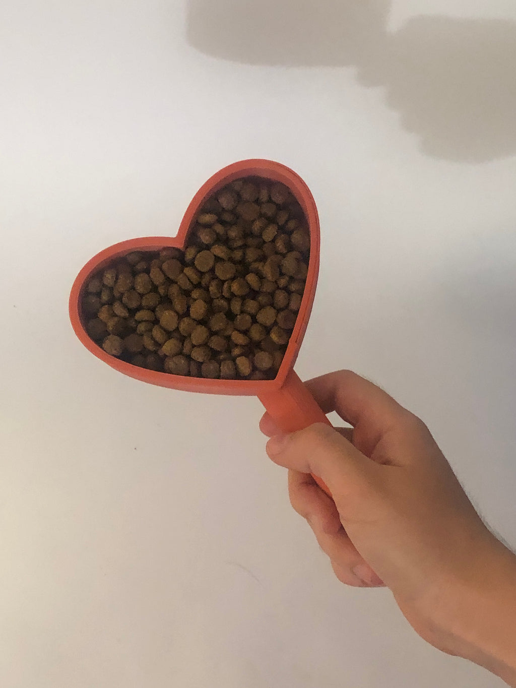Cucharón para alimento de perro en forma de corazón