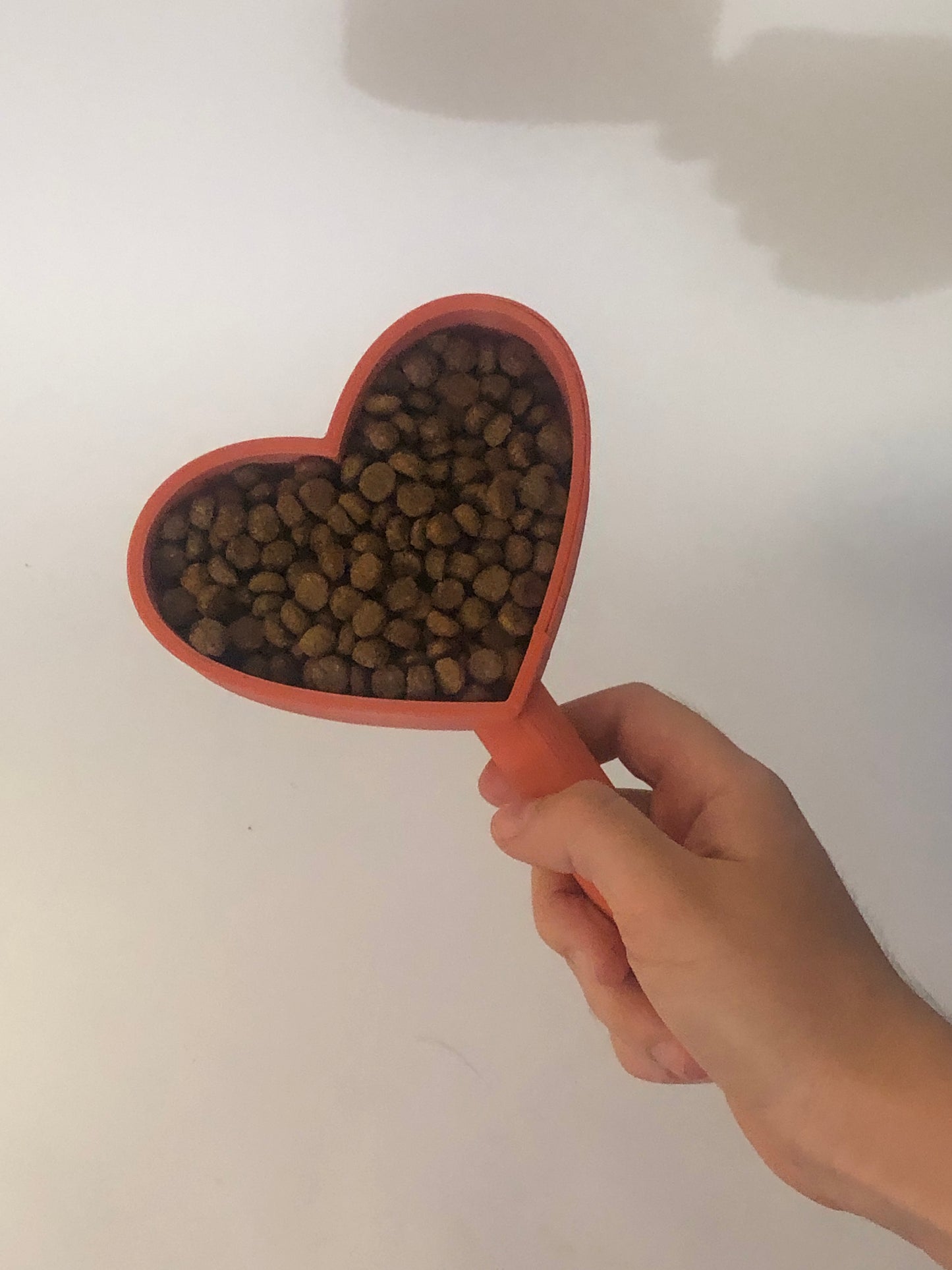 Cucharón para alimento de perro en forma de corazón